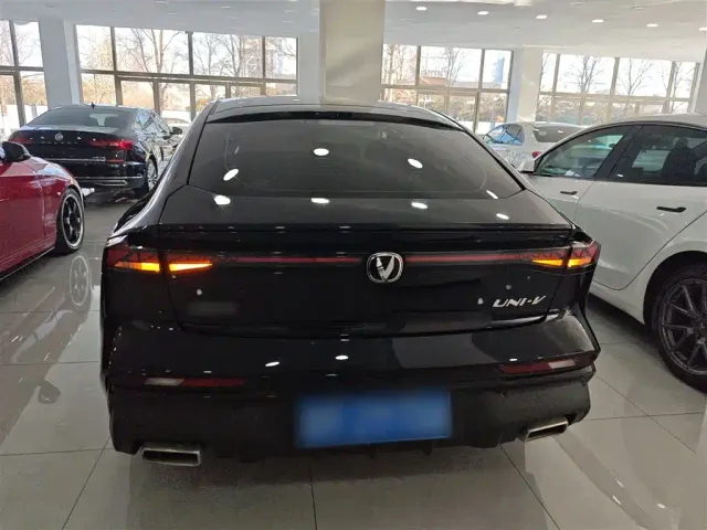 Changan UNI-V — Фото автомобиля 21