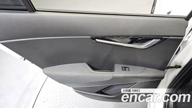 Kia Niro — Фото автомобиля 14