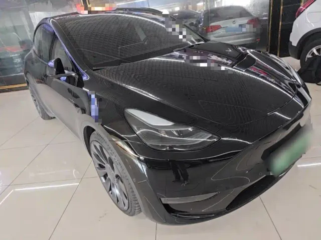 Tesla Model Y — Фото автомобиля 3
