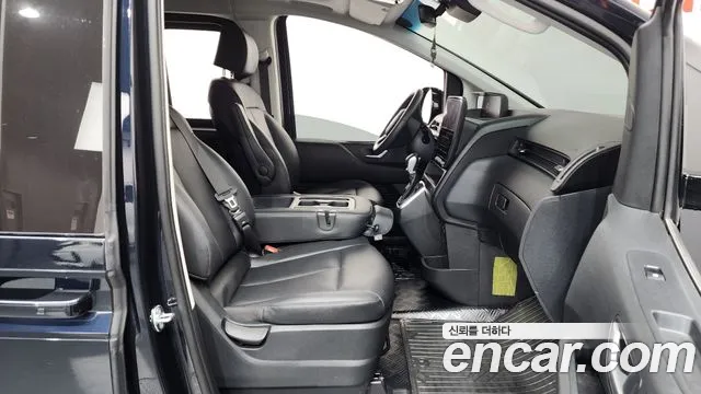 Hyundai Staria Staria 4WD Tourer 9 мест — Фото автомобиля 18