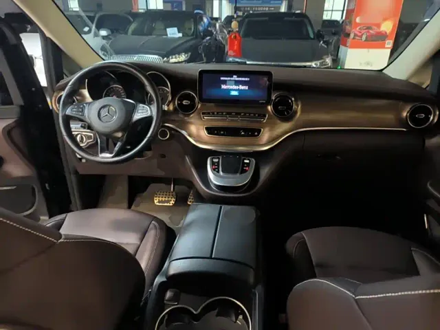 Mercedes-Benz Mercedes-Benz V-Class 2021 V 260 L Long Wheelbase Luxury Edition — Фото автомобиля 9