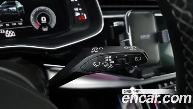 Audi Q8 55 TFSI quattro Premium — Фото автомобиля 9