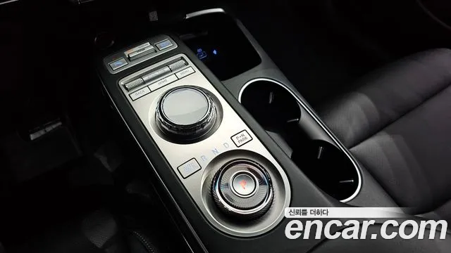 Genesis GV70 2.5T Бензин AWD — Фото автомобиля 9