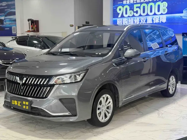 Фотография автомобиля — Wuling Jiachen