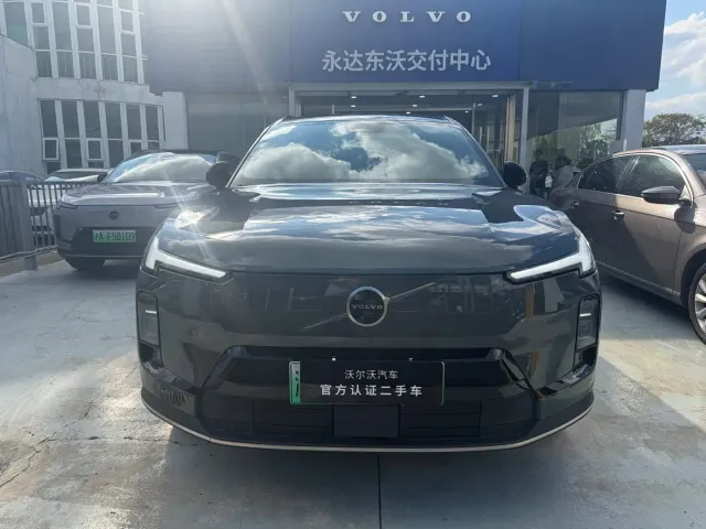 Volvo XC70 Plug-in Hybrid — Фото автомобиля 2
