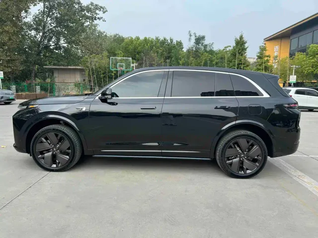 Li Auto L7 — Фото автомобиля 10