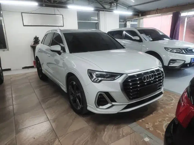 Audi Q3 — Фото автомобиля 3