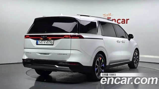 Фотография автомобиля — Kia Carnival Generation 4