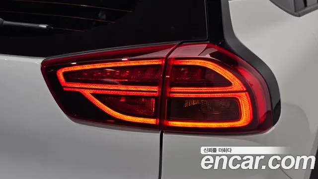 Kia Niro — Фото автомобиля 6
