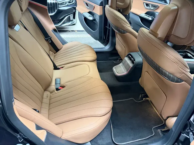 Mercedes-Benz E-Class — Фото автомобиля 21