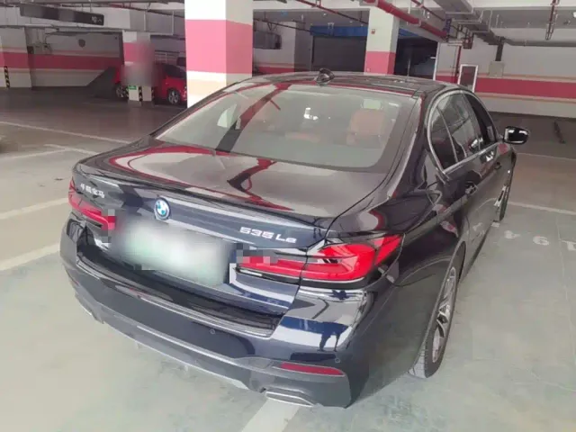 BMW 5 Series — Фото автомобиля 6