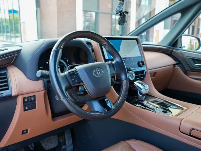 Toyota Alphard — Фото автомобиля 14