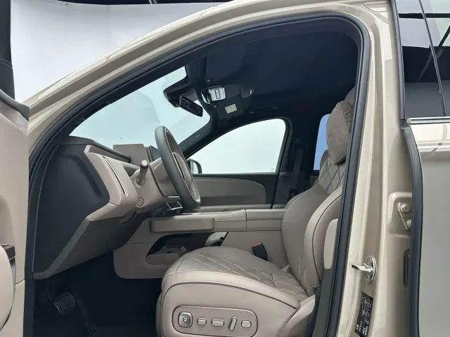 Li Auto L9 — Фото автомобиля 5