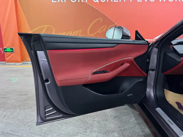 Xiaomi SU7 — Фото автомобиля 10