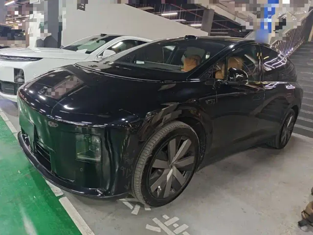 Фотография автомобиля — Li Auto i8
