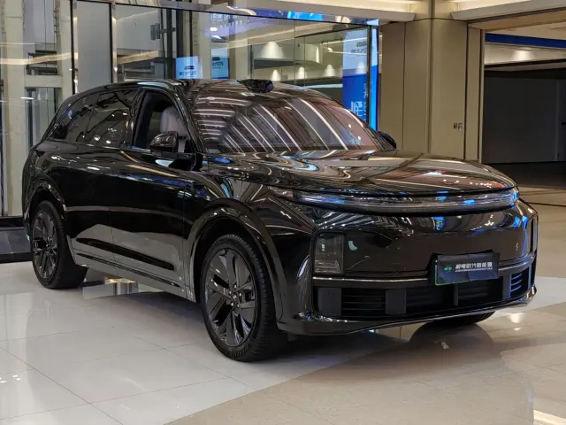Li Auto L7 — Фото автомобиля 3