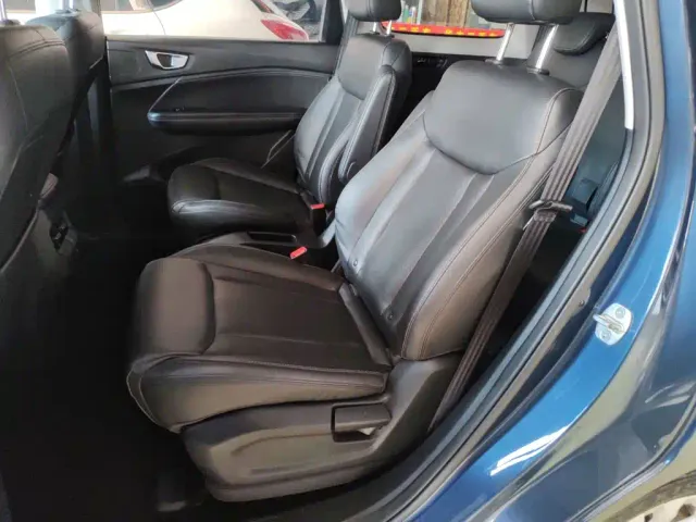 Wuling Jiachen — Фото автомобиля 12
