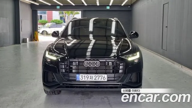 Audi Q8 55 TFSI quattro Premium — Фото автомобиля 2