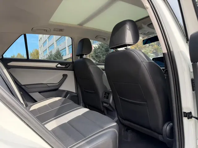 Volkswagen T-Roc — Фото автомобиля 14