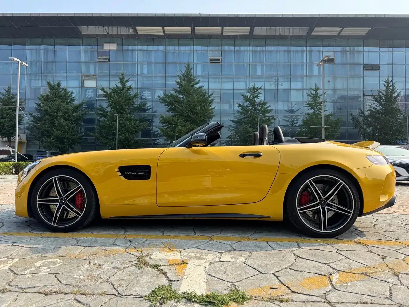 Mercedes-Benz AMG GT 2019 AMG GT C Roadster — Фото автомобиля 7