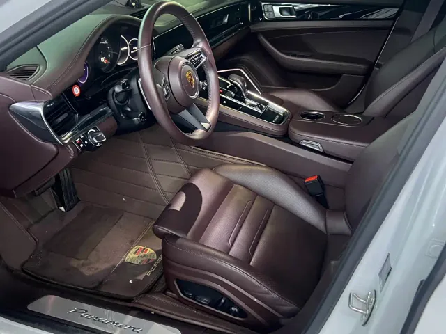Porsche Panamera — Фото автомобиля 11
