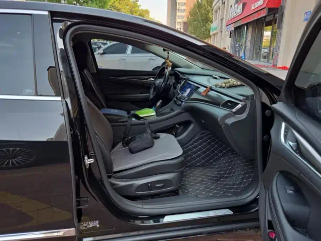 Buick LaCrosse — Фото автомобиля 8