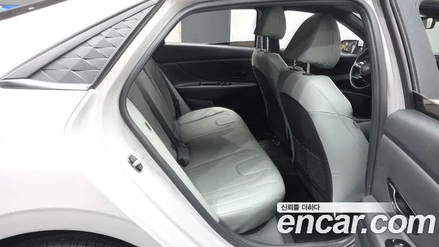 Hyundai AVANTE Новый Avante (CN7) — Фото автомобиля 12