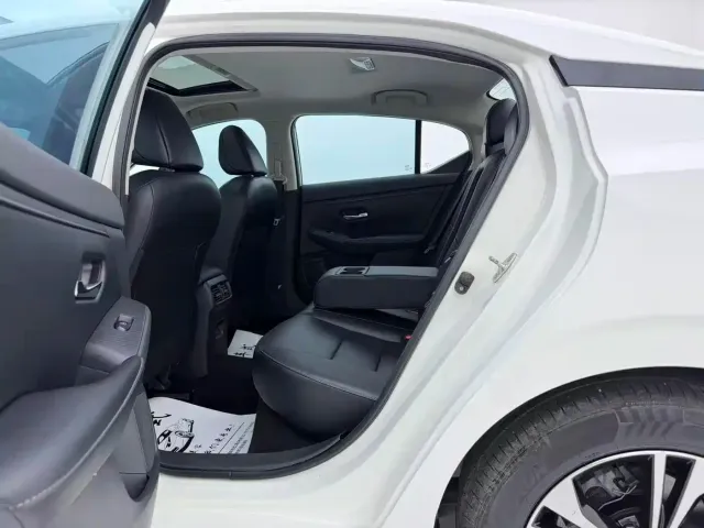 Nissan Sylphy 2023 1.6L CVT Deluxe Edition — Фото автомобиля 5