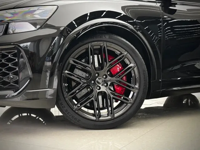 Audi RS Q8 — Фото автомобиля 6