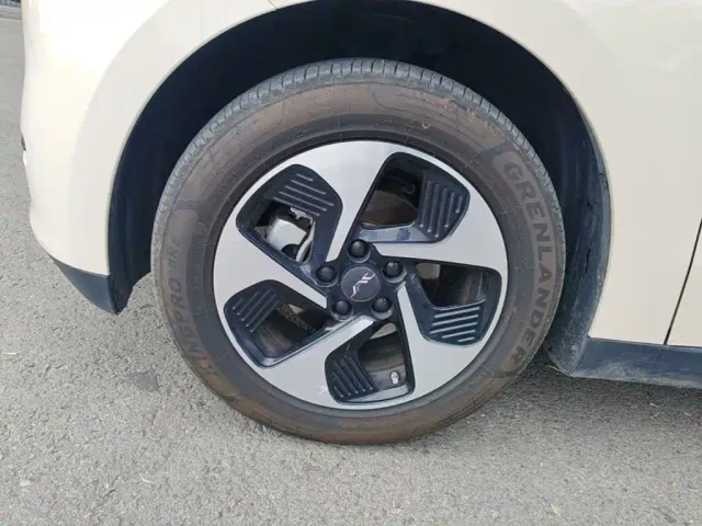 JAC Yiwei 3 — Фото автомобиля 22