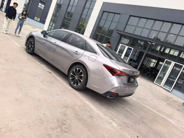 Toyota Avalon — Фото автомобиля 7