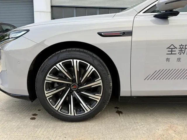 Hongqi H7 — Фото автомобиля 5