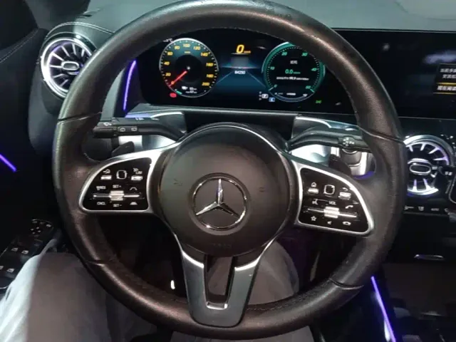 Mercedes-Benz EQB — Фото автомобиля 10