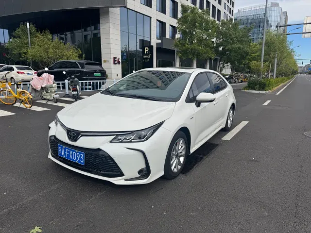 Фотография автомобиля — Toyota Corolla