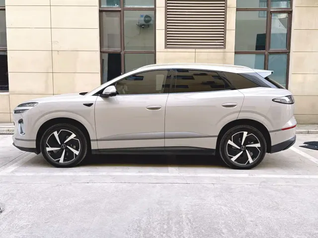 BYD Sealion 06 — Фото автомобиля 3