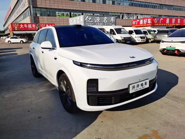 Li Auto L7 — Фото автомобиля 3