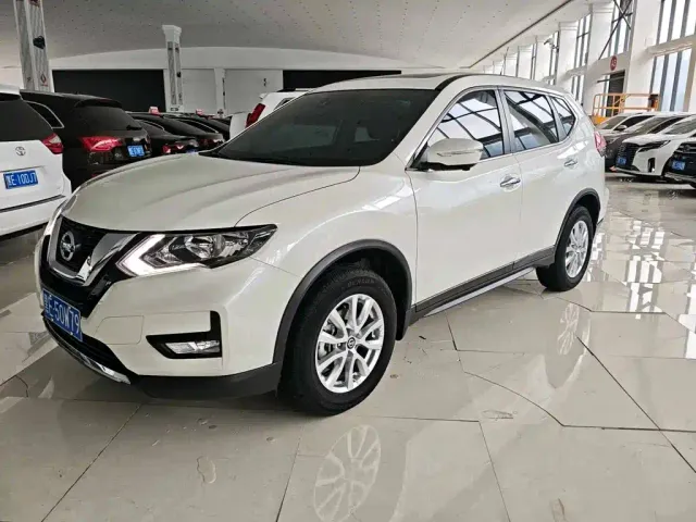 Фотография автомобиля — Nissan X-Trail