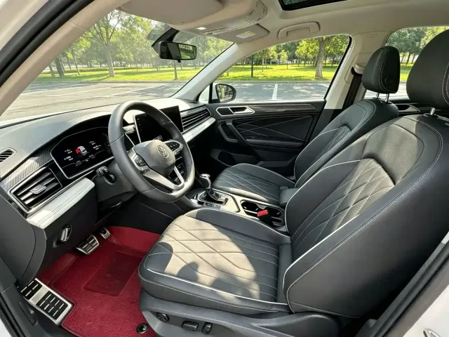 Volkswagen Tiguan L 2023 Facelift 330TSI Auto FWD R-Line Premium — Фото автомобиля 8