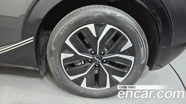 Kia EV6 — Фото автомобиля 18
