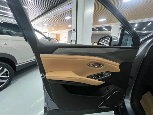 BYD Song L DM-i — Фото автомобиля 13