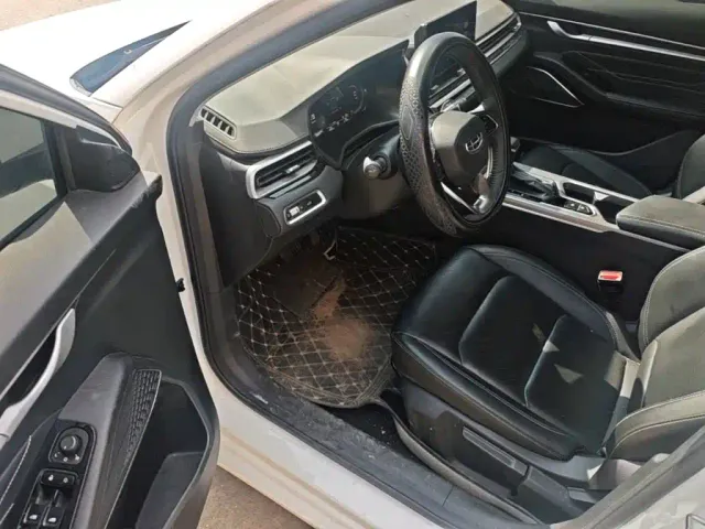 Geely Emgrand — Фото автомобиля 15