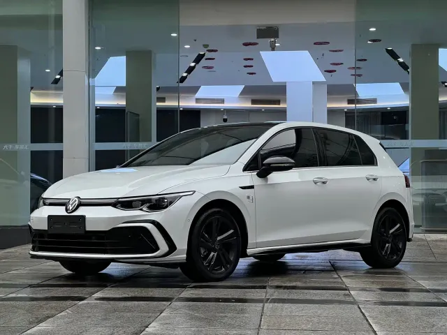 Фотография автомобиля — Volkswagen Golf