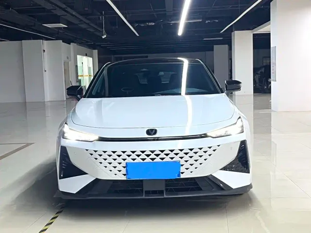 Changan UNI-V — Фото автомобиля 2