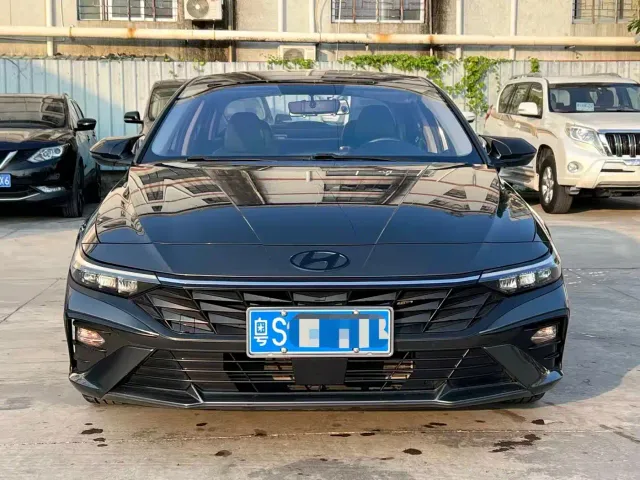 Hyundai Elantra — Фото автомобиля 2