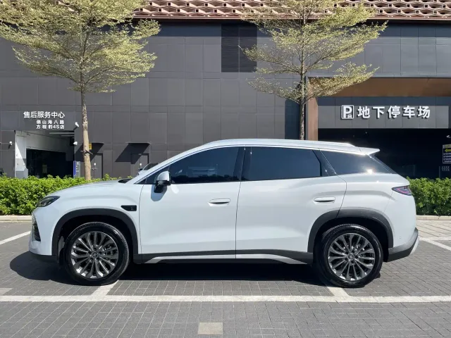 BYD Song Ultra — Фото автомобиля 4