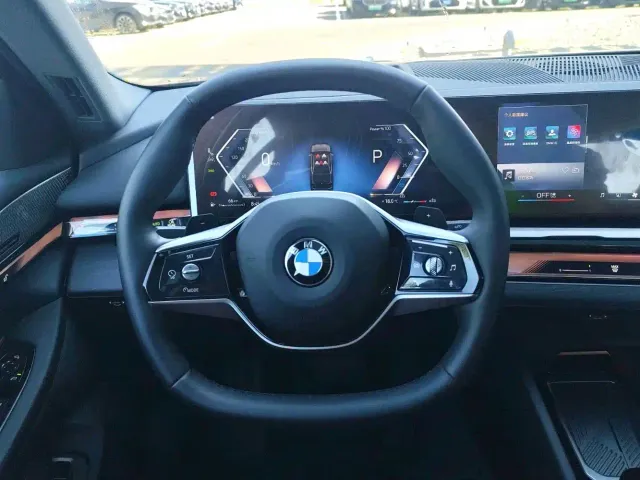 BMW 5 Series — Фото автомобиля 5