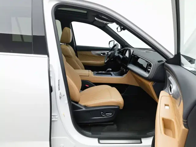 GAC Trumpchi GS8 — Фото автомобиля 23
