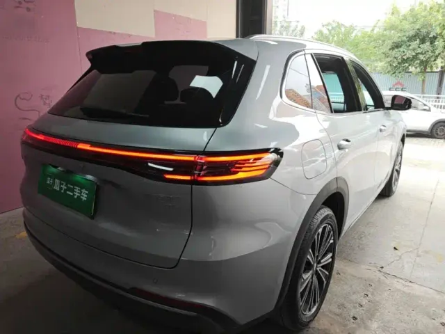 Geely Galaxy Starship 7 EM-i — Фото автомобиля 4