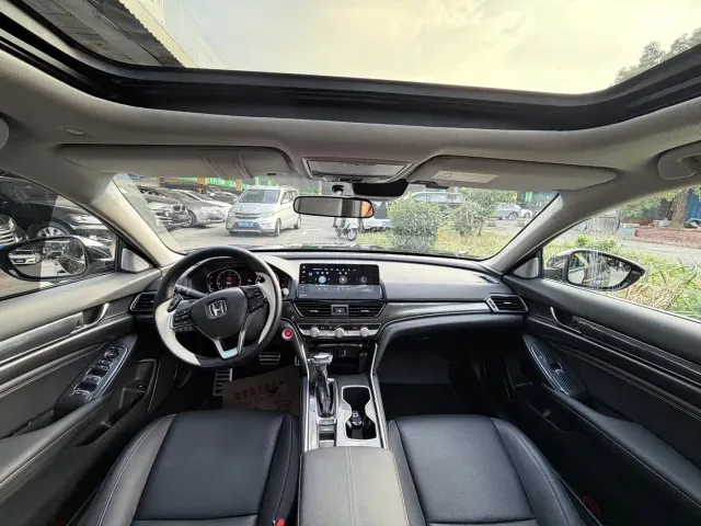 Honda Accord — Фото автомобиля 4