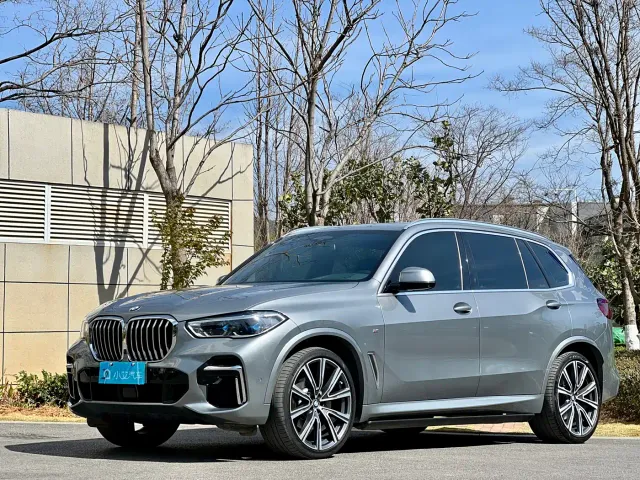 Фотография автомобиля — BMW X5